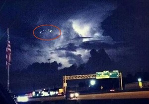 Houston'da UFO görüldüğü iddia edildi